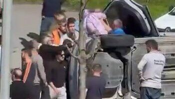 Tuzla'da otomobil ile hafif ticari araç çarpıştı: 2 yaralı