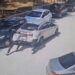 Park halindeyken geriye hareket eden otomobili güvenlik görevlileri durdurdu