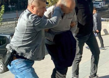 Oyuncak tabancayla kuyumcuyu soymak isteyen şüpheli yakalandı