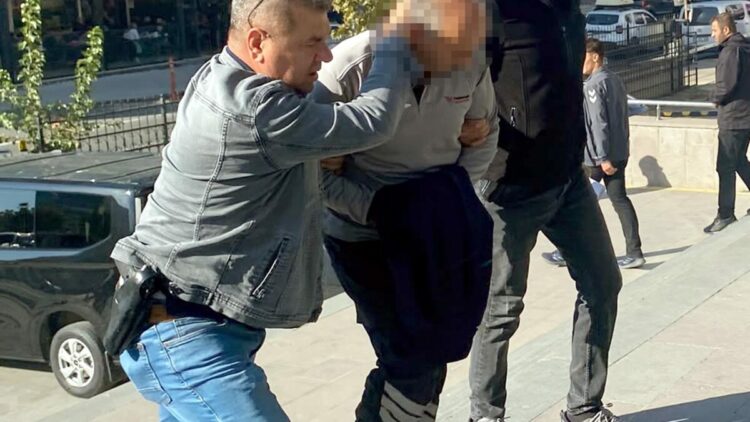 Oyuncak tabancayla kuyumcuyu soymak isteyen şüpheli yakalandı