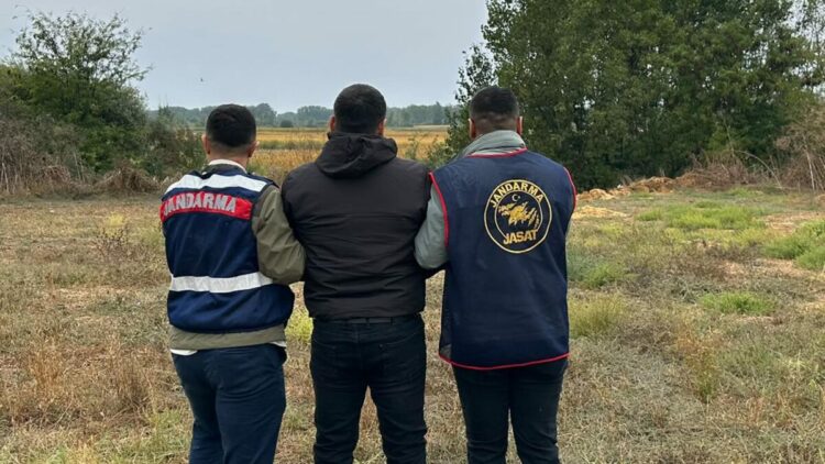 8 yıl kesinleşmiş hapisle aranan hükümlü Yunanistan'a kaçmak isterken yakalandı