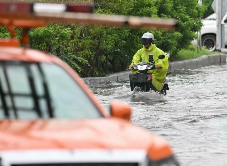 Tayland'da şiddetli yağışların neden olduğu selde hayatını kaybedenlerin sayısı 60’a yükseldi