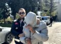 Eşini kıskançlık nedeniyle bacak ve sırtından bıçakla yaraladı