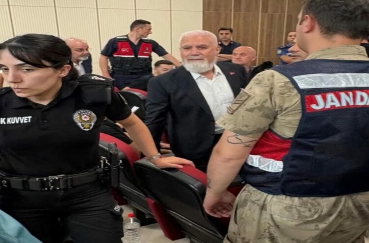 Mustafa Bozbey’in yargılandığı davada 6 tahliye