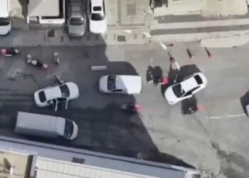 Çekmeköy’de uyuşturucu ticareti yapan 2 şüpheli dron destekli operasyonla yakalandı