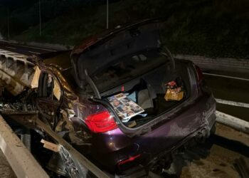 Kağıthane’de otomobil ile taksi çarpıştı: 1 ölü, 2 yaralı