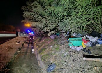 Kaza yaptıktan sonra minibüsündeki hasara bakarken TIR’ın çarptığı sürücü öldü
