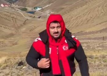 Rıza Kayaalp, dünya şampiyonalarında 11'inci madalya için Erzurum'da oksijen depoluyor
