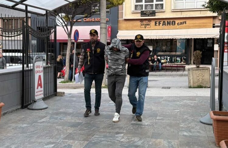Eskişehir’de arkadaşını bıçaklayıp öldüren şüpheli tutuklandı