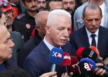 Vali Gül: Birinci önceliğimiz mevcut binanın içerisindeki üç kişiye ulaşmak