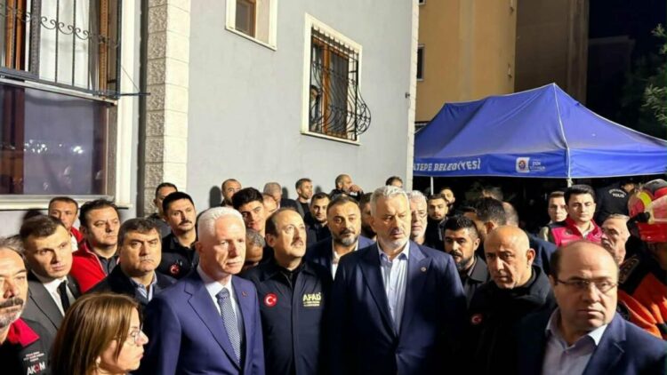 AFAD Başkanı Pehlivan, Maltepe'de çöken binada incelemelerde bulundu