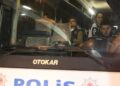 Bayraklı Belediyesi'ne yönelik operasyonda gözaltına alınan 43 şüpheli adliyede