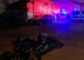 Rögar kapağına çarpan motosikletin sürücüsü ağır yaralı