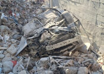 Maltepe'de 3 katı çöken binadan incelenmek üzere örnekler alındı