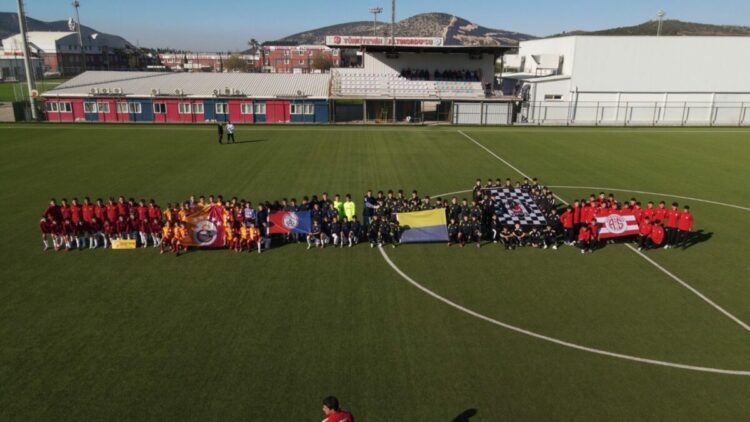 Altınordu tesisleriyle futbola hizmet veriyor