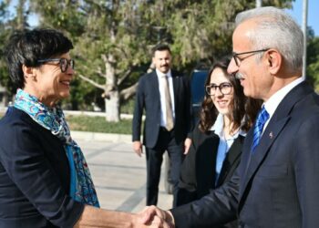 Bakan Uraloğlu, AB Komiseri Kos ile bir araya geldi