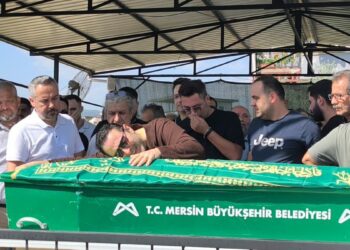 Şarkıcı Atilla Taş'ın kızı toprağa verildi