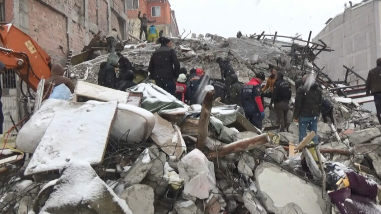 Malatya merkezli 7 ilde yüklenici firmalara operasyon; 26 gözaltı