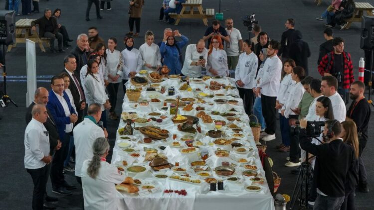 Rize'de yöresel lezzetler festivalde buluştu: 123 çeşit yemek sergileniyor