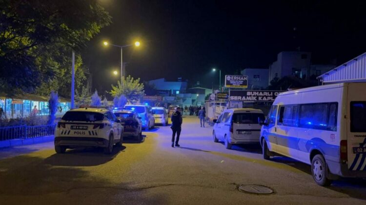 Adıyaman’da bıçaklı kavga kamerada: 1 yaralı