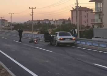 Otomobil, bisikletli çocuğa çarptı: 2 yaralı