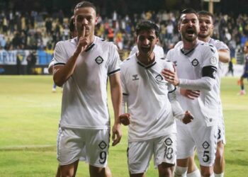 Altay deplasmanda Uşakspor sınavında