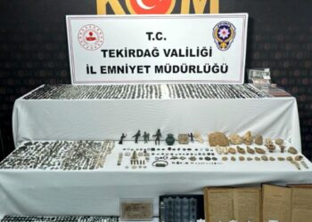 Tekirdağ'da çok sayıda tarihi eser niteliğinde obje ve materyal ele geçirildi