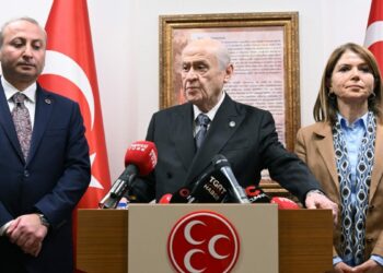 Devlet Bahçeli: Sonuç almadan bakanlarımızı suçlamak siyasete ihanettir