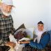 58 yıllık eşine her doğum gününde çiçek yerine üzüm hediye ediyor
