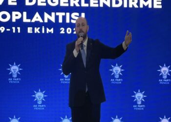 AK Parti’li Büyükgümüş: Yanlışa düşenleri bünyemizden attık