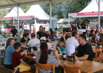 Adana Lezzet Festivali'ne 2'nci gününde yoğun ilgi