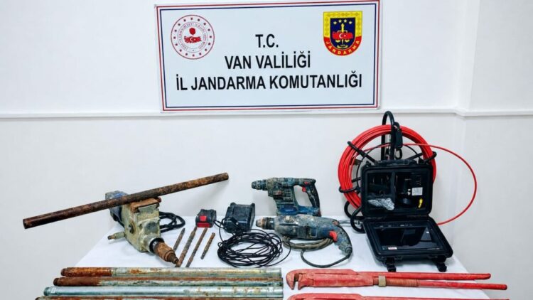 Van’da 1’inci derece sit alanında kaçak kazıya suçüstü: 2 gözaltı