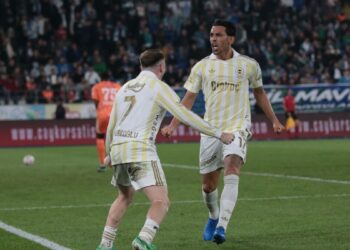 Çaykur Rizespor-Fenerbahçe maç sonucu: Fenerbahçe deplasmanda 3 golle kazandı!