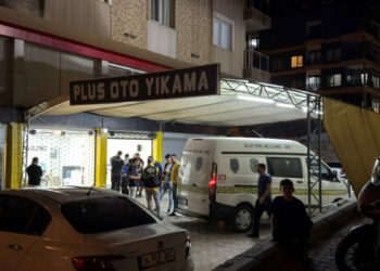 İşyerinde silahlı kavga: 1 ölü, 2 yaralı
