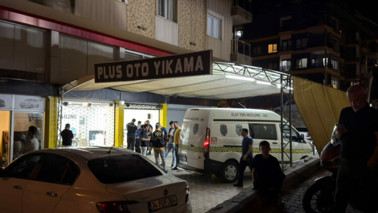 İşyerinde silahlı kavga: 1 ölü, 2 yaralı