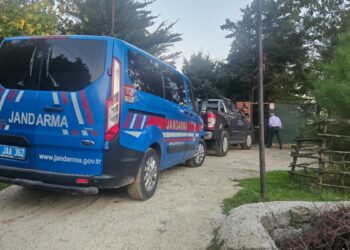 Bursa'da villa bahçesindeki 500 bin liralık güneş panellerini çaldılar