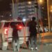 Patenli 2 çocuğun kamyonete tutunarak yolda ilerlediği anlar kamerada