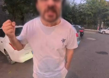 Otomobil sürücüsü ile motokuryenin tartışması kask kamerasında