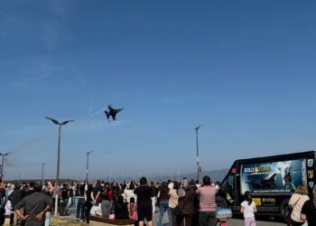 SoloTürk'ten Mudanya Mütarekesi'nin yıl dönümüne özel gösteri uçuşu