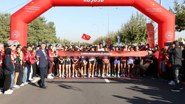 Ankara’da ‘Cumhurbaşkanlığı Yarı Maratonu’ coşkusu