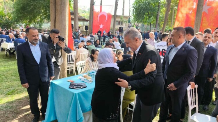 Nusaybin'de terör örgütü PYD/YPG'nin roketli saldırısında şehit olan 12 kişi anıldı