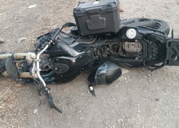 Hafif ticari araç ile çarpışan motosiklet sürücüsü öldü