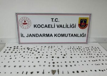 Otomobilde 271 tarihi eser ele geçirildi: 1 gözaltı