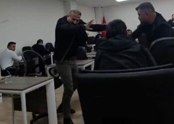 Silopi Belediyesi meclis toplantısında kavga