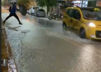 Elazığ’da sağanak, hayatı olumsuz etkiledi
