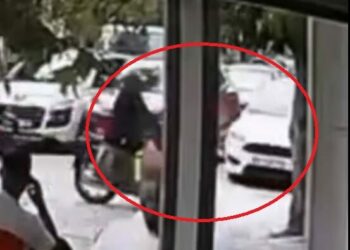 Ankara’da motosiklet ile otomobilin çarpıştığı kaza kamerada: 1 yaralı