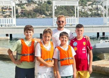 Bodrum’da çocuklar yelken için dümene geçti