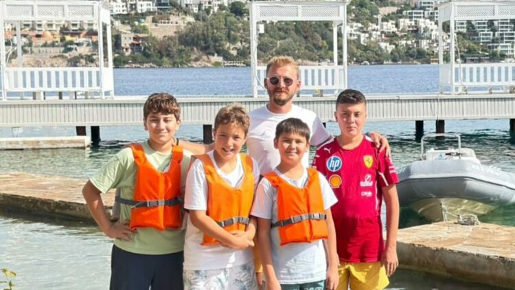 Bodrum’da çocuklar yelken için dümene geçti