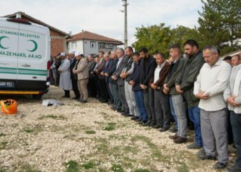 Kastamonu'da tarlada çıkan kavgada öldürülen 4 kişi, toprağa verildi