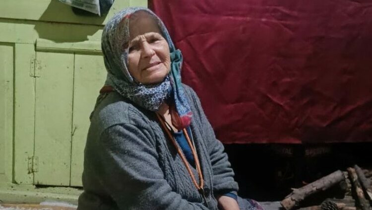 4 gündür haber alınamayan kadın, köyüne 6 kilometre mesafede sağ bulundu